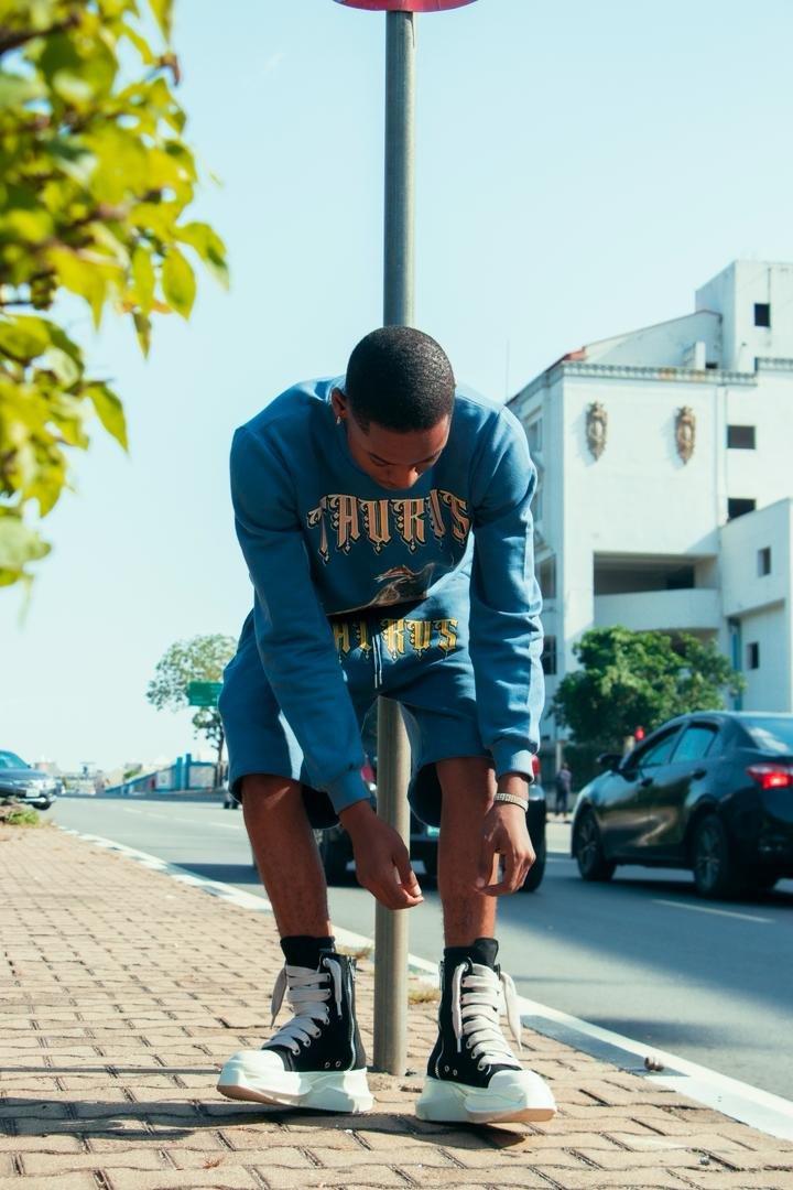 TAURUS SWEATSHIRT & SHORTS view 3